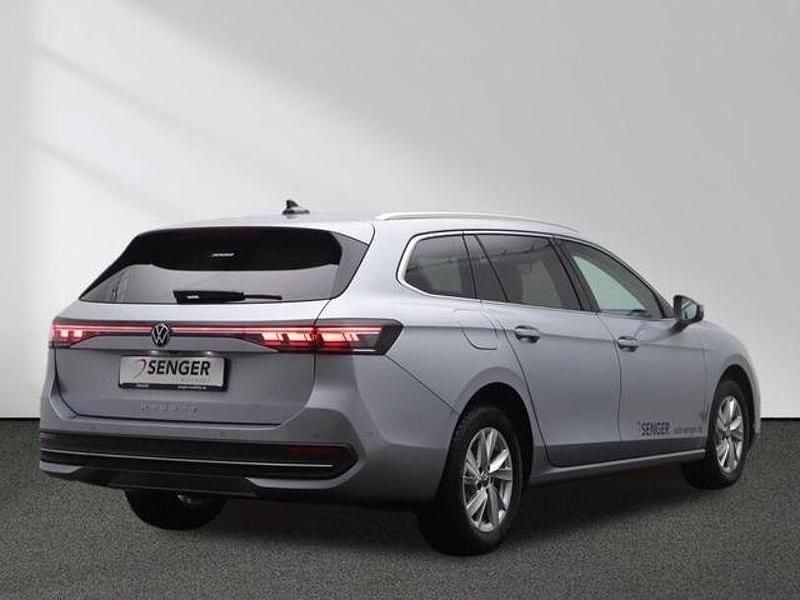 Gebraucht VW Passat Business 150 PS (110 kW) 2024 Andere farbe Kombi