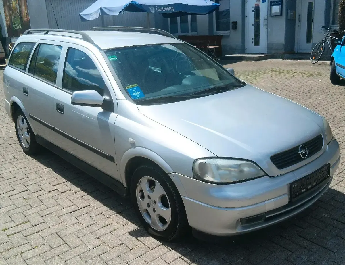 Usata Opel Astra 101 CV (74 kW) 2000 Argento Station wagon