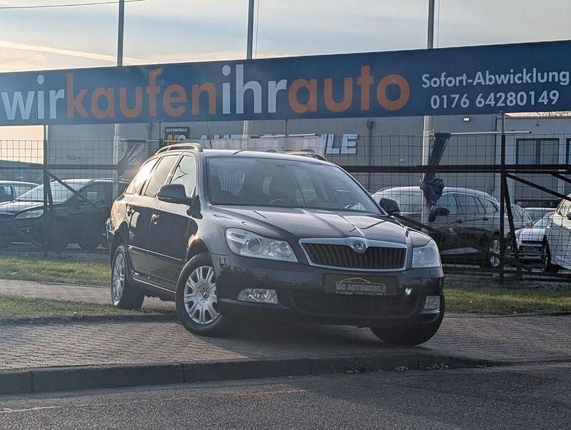 Blau Gebraucht 2010 Skoda Octavia Ambiente Kombi | 4.999 € (Guter Preis) - Bild 1/4