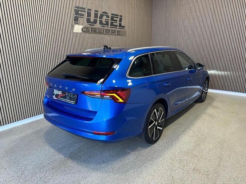 Gebraucht Skoda Octavia First Edition 150 PS (110 kW) 2020 Raceblau metallic Kombi