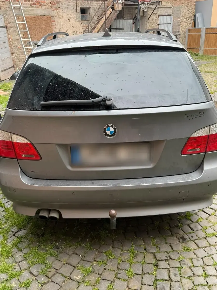 Gebraucht BMW 530 235 PS (172 kW) 2009 Silber Kombi