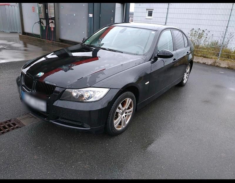 Schwarz Gebraucht 2006 BMW 318 Limousine | 1.600 € (Superpreis) - Bild 1/4