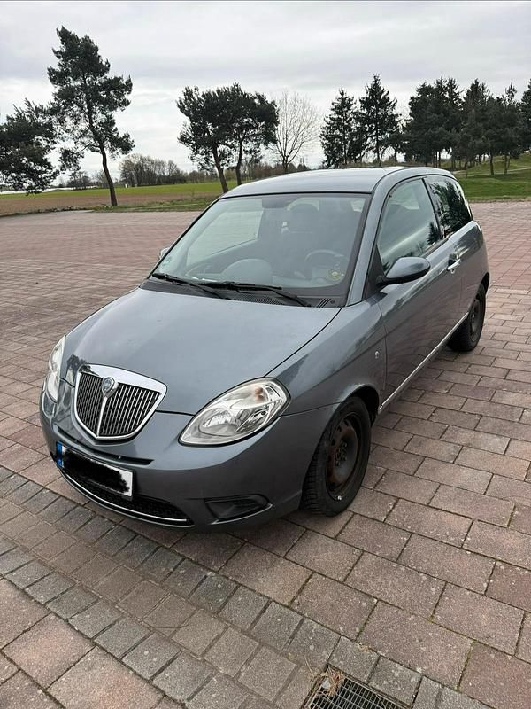 Gebraucht Lancia Ypsilon 95 PS (69 kW) 2009 Grau Kleinwagen