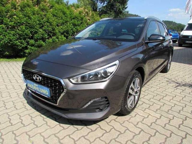 Grau Gebraucht 2019 Hyundai i30 YES! Kombi | 11.490 € (Fairer Preis) - Bild 1/4