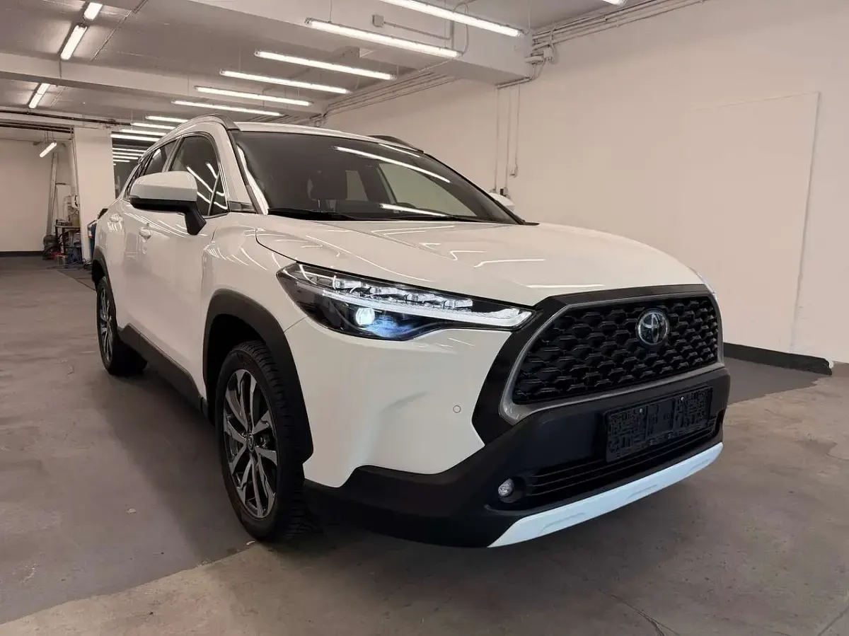 Gebraucht Toyota Corolla Cross Team 98 PS (72 kW) 2025 Weiß SUV
