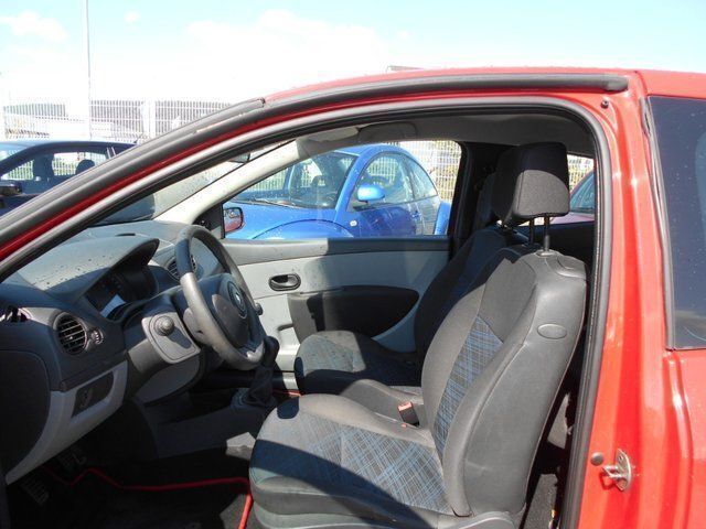 Gebraucht Renault Clio III Authentique 65 PS (47 kW) 2007 Rot Limousine