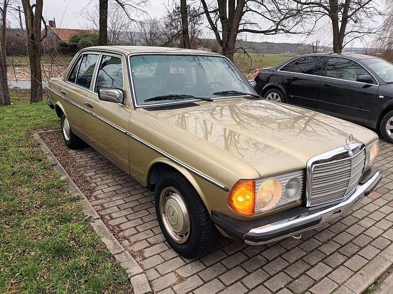 Gebraucht Mercedes 300 88 PS (64 kW) 1980 Blau Limousine