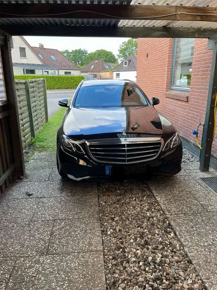 Gebraucht Mercedes E220 194 PS (142 kW) 2018 Schwarz Kombi