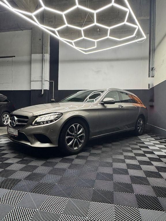 Silber Gebraucht 2019 Mercedes C200 Limousine | 22.799 € (Fairer Preis) - Bild 1/4