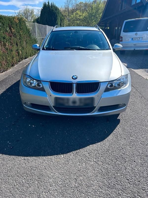 Silber Gebraucht 2007 BMW 320 Kombi | 1.900 € (Superpreis) - Bild 1/4