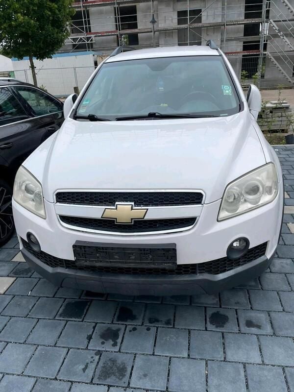 Weiß Gebraucht 2008 Chevrolet Captiva SUV | 2.900 € (Fairer Preis) - Bild 1/4