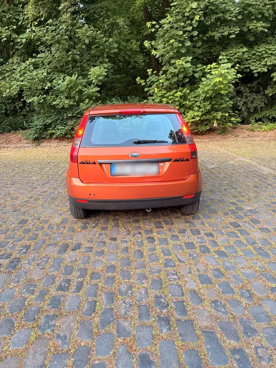 Gebraucht Ford Fiesta 70 PS (51 kW) 2004 Orange Kleinwagen