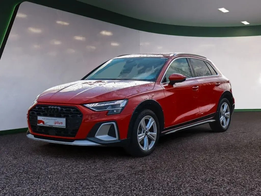 Gebraucht Audi A3 Ambiente 150 PS (110 kW) 2025 Rot / progressivrot Limousine