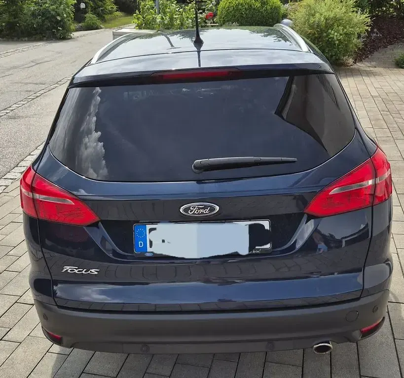 Gebraucht Ford Focus Titanium 150 PS (110 kW) 2016 Blau Limousine