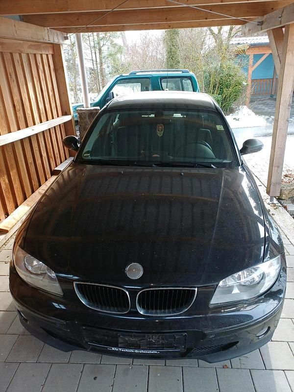 Gebraucht BMW 118 130 PS (95 kW) 2006 Schwarz Kleinwagen