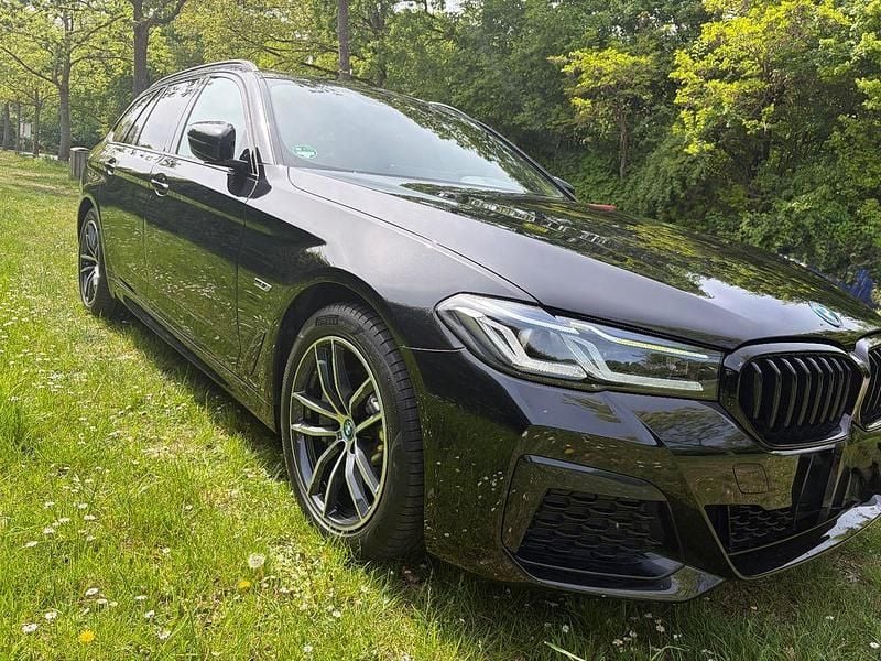 Gebraucht BMW 530e Performance 292 PS (214 kW) 2023 Kombi