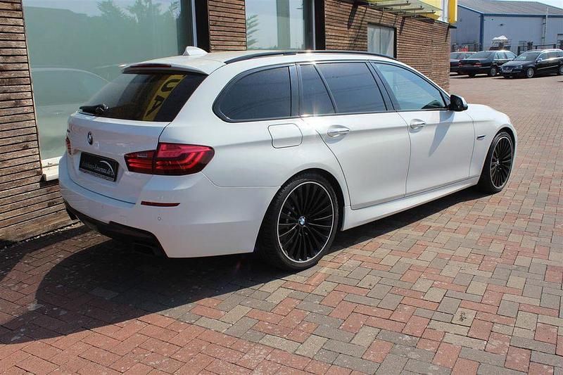 Gebraucht BMW 550 M Sport 381 PS (280 kW) 2015 Weiß Limousine