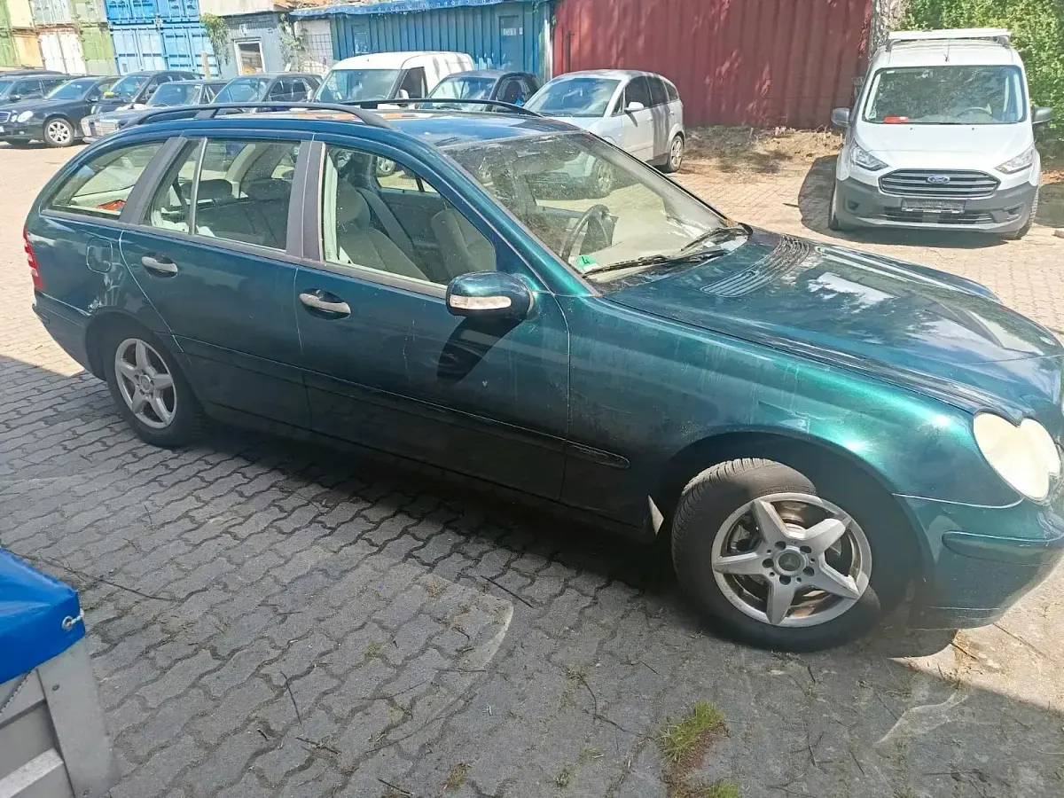 Gebraucht Mercedes C180 143 PS (105 kW) 2004 Grün Kombi