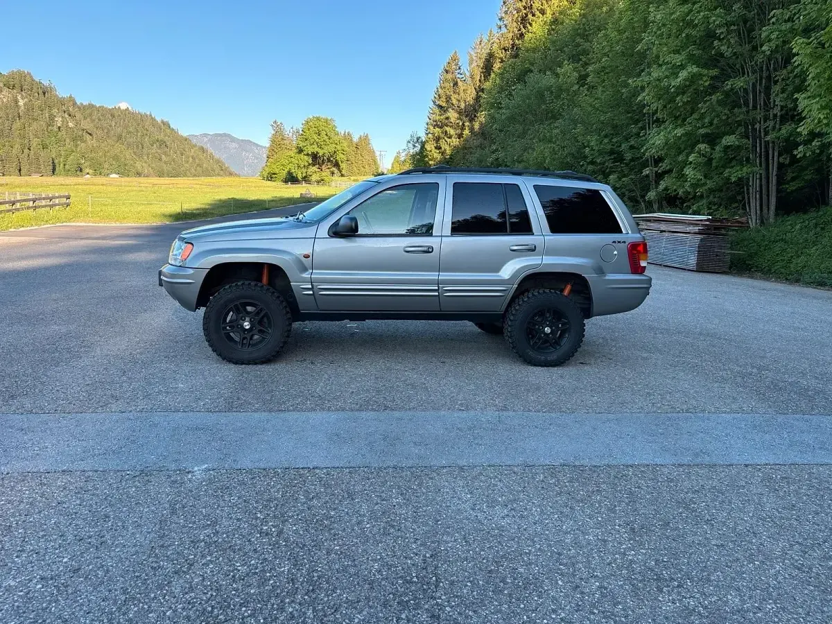 Gebraucht Jeep Grand Cherokee 223 PS (164 kW) 2001 Silber SUV