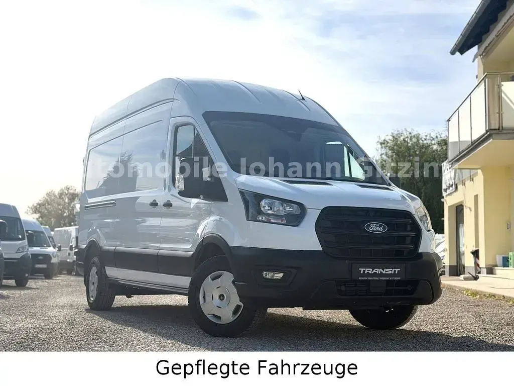 Second-hand Ford Transit 165 CP (121 kW) 2025 Alb Monovolum