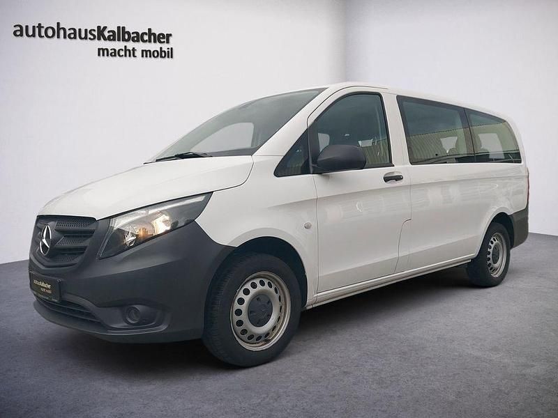 Weiß Gebraucht 2019 Mercedes Vito Van / Kleinbus | 30.999 € (Teuer) - Bild 1/4