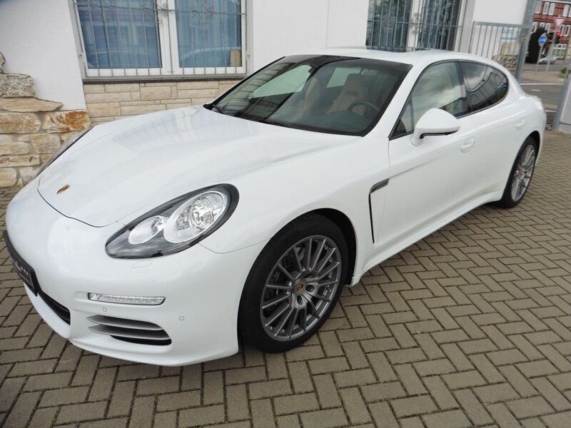 Weiß Gebraucht 2015 Porsche Panamera 4 Edition Limousine | 42.900 € (Fairer Preis) - Bild 1/4