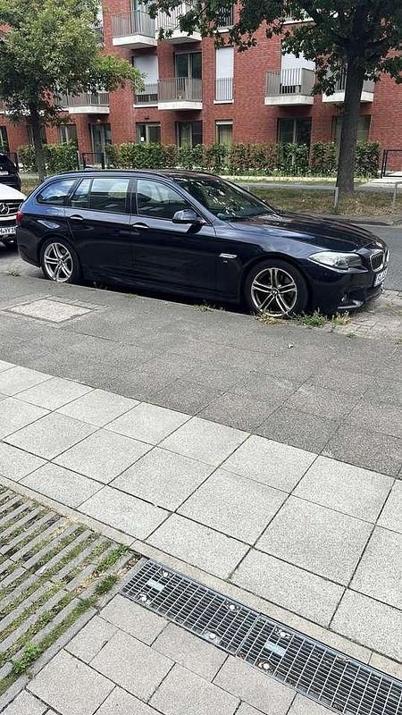 Schwarz Gebraucht 2017 BMW 520 Kombi | 13.900 € (Superpreis) - Bild 1/4