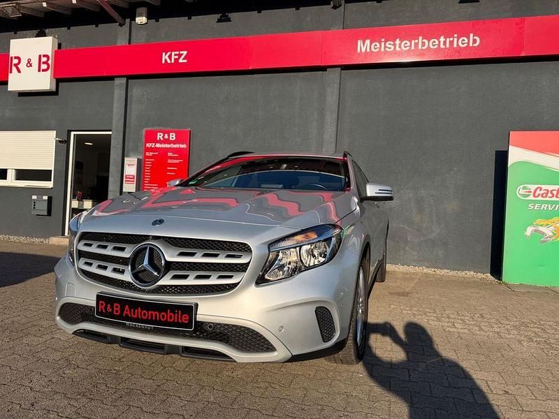 Gebraucht Mercedes GLA200 136 PS (100 kW) 2018 Silber SUV