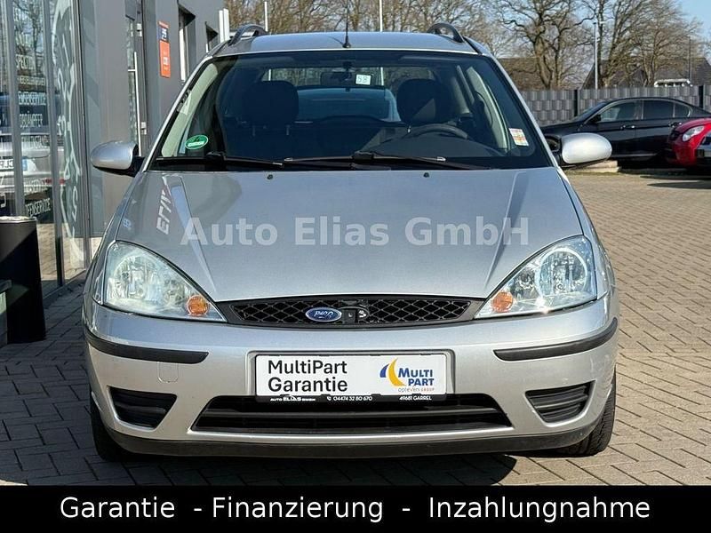 Używany Ford Focus Trend 101 KM (74 kW) 2002 Szary Sedan/Limuzyna