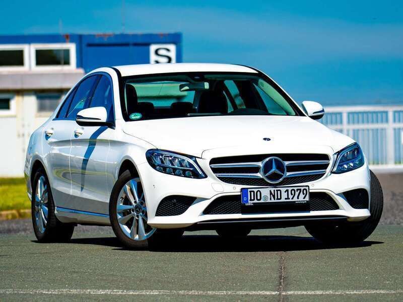 Weiß Gebraucht 2019 Mercedes C180 Limousine | 23.500 € (Fairer Preis) - Bild 1/4