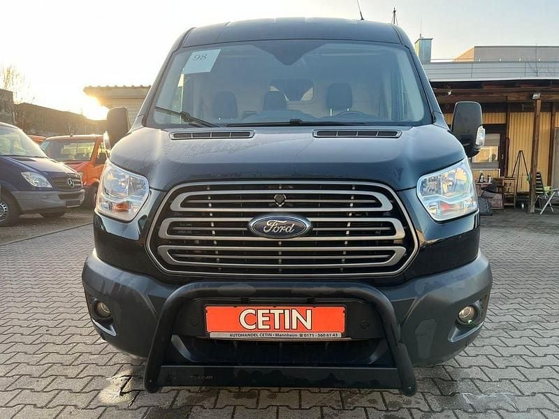 Gebraucht Ford Transit Trend 131 PS (96 kW) 2018 Schwarz Van / Kleinbus