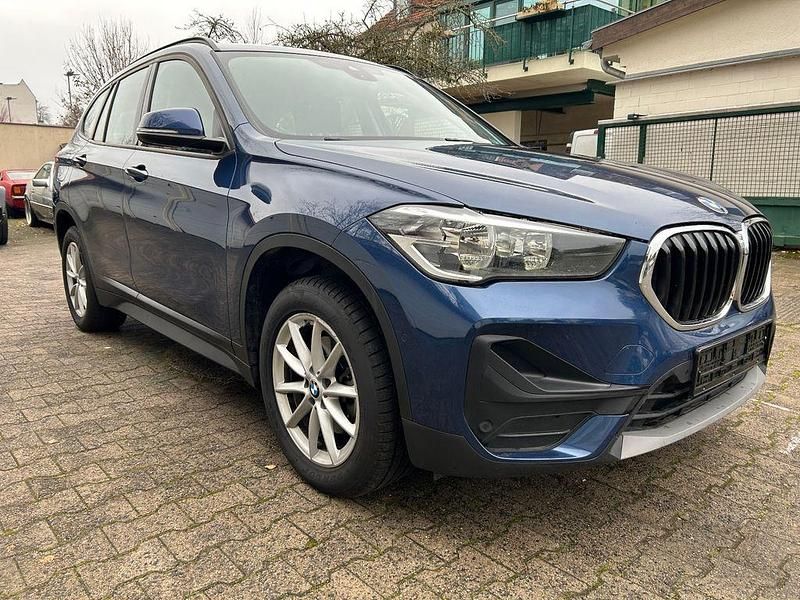 Blau Gebraucht 2020 BMW X1 Advantage SUV | 15.600 € (Fairer Preis) - Bild 1/4