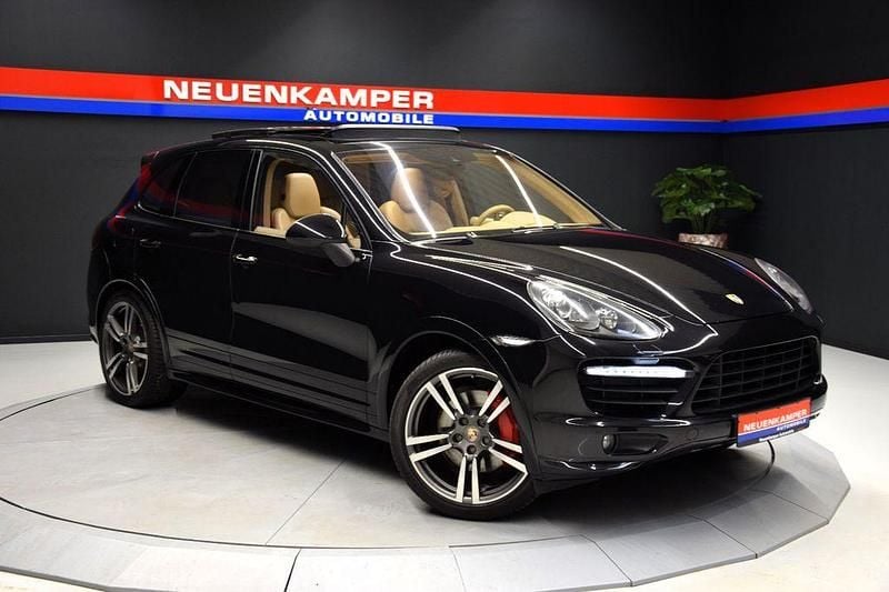 Schwarz Gebraucht 2013 Porsche Cayenne GTS Chrono SUV | 19.990 € (Superpreis) - Bild 1/4