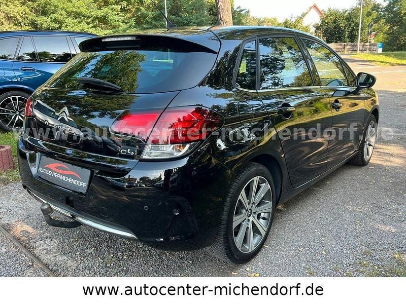 Gebraucht Citroën C4 SELECTION 131 PS (96 kW) 2015 Schwarz Limousine