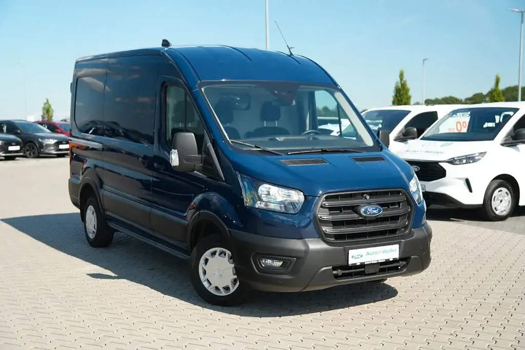 Gebraucht Ford Transit Trend 131 PS (96 kW) 2022 Blau Van / Kleinbus