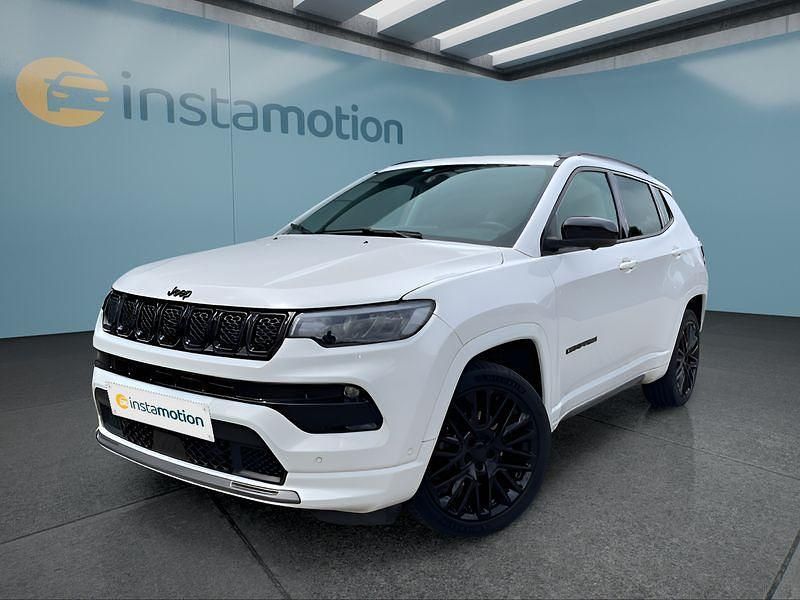 Weiß Gebraucht 2023 Jeep Compass Altitude SUV | 27.149 € (Fairer Preis) - Bild 1/4