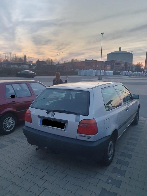 Gebraucht VW Golf III 60 PS (44 kW) 1995 Silber Kleinwagen