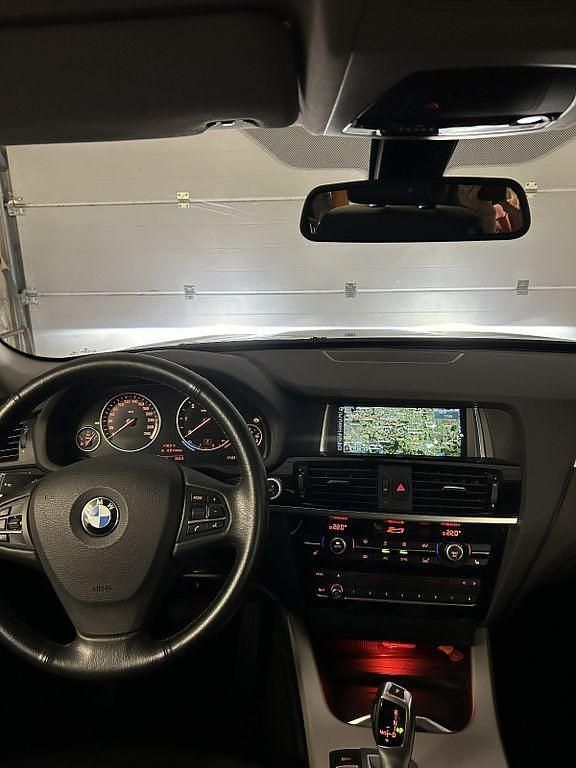 Second-hand BMW X3 Sport Line 190 CP (139 kW) 2015 Maro SUV