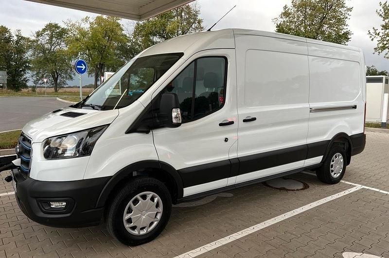 Gebraucht Ford Transit 197 kW (269 PS) 2023 Weiß Limousine