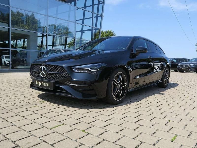 Schwarz Gebraucht 2024 Mercedes CLA200 Shooting Brake Advanced Plus Kombi | 35.900 € (Teuer) - Bild 1/4