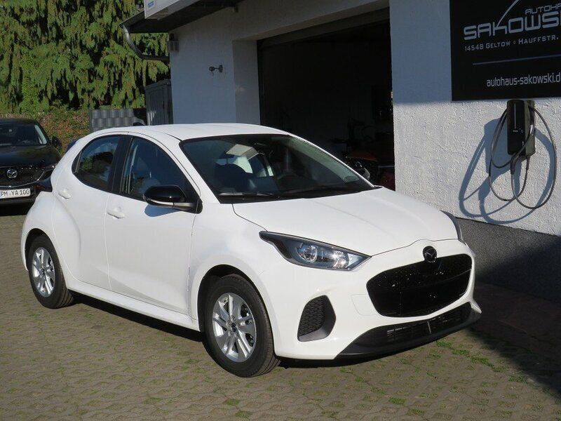Neu Mazda 2 Center-Line 116 PS (85 kW) 2025 Weiß Limousine
