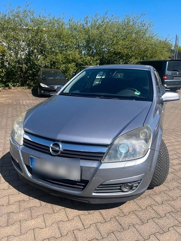 Grau Gebraucht 2004 Opel Astra Kleinwagen | 550 € (Superpreis) - Bild 1/4