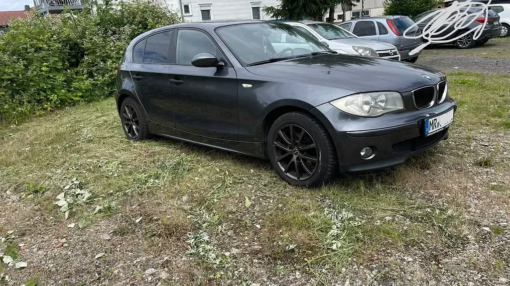 Gebraucht BMW 118 129 PS (94 kW) 2006 Schwarz Kleinwagen