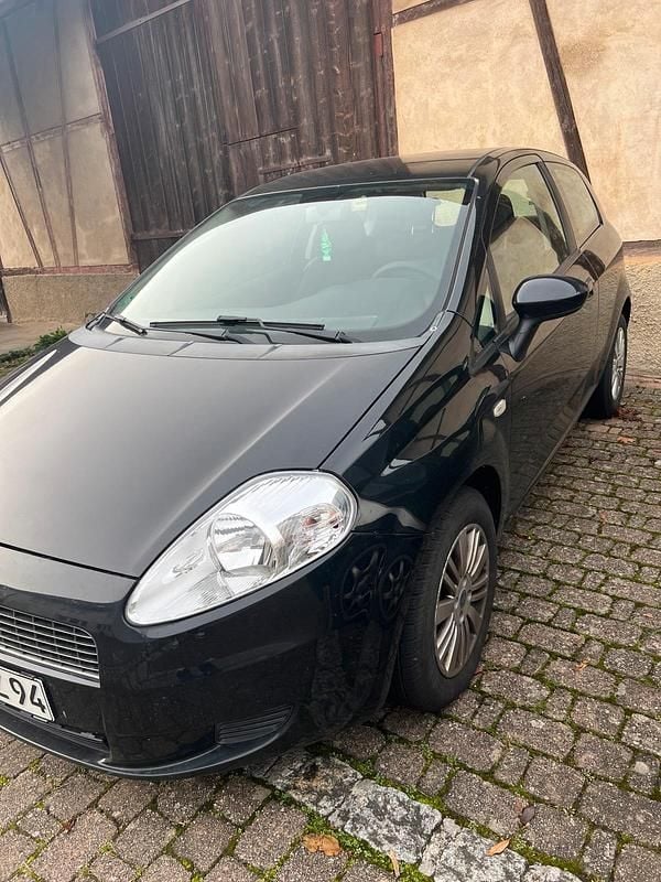 Schwarz Gebraucht 2007 Fiat Grande Punto Kleinwagen | 750 € (Superpreis) - Bild 1/4