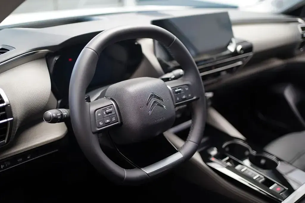 Gebraucht Citroën C5 X 145 PS (106 kW) 2025 Weiß Kombi