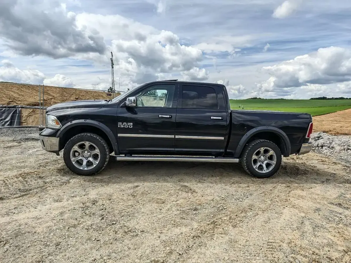 Gebraucht RAM 1500 401 PS (294 kW) 2017 Schwarz Pickup