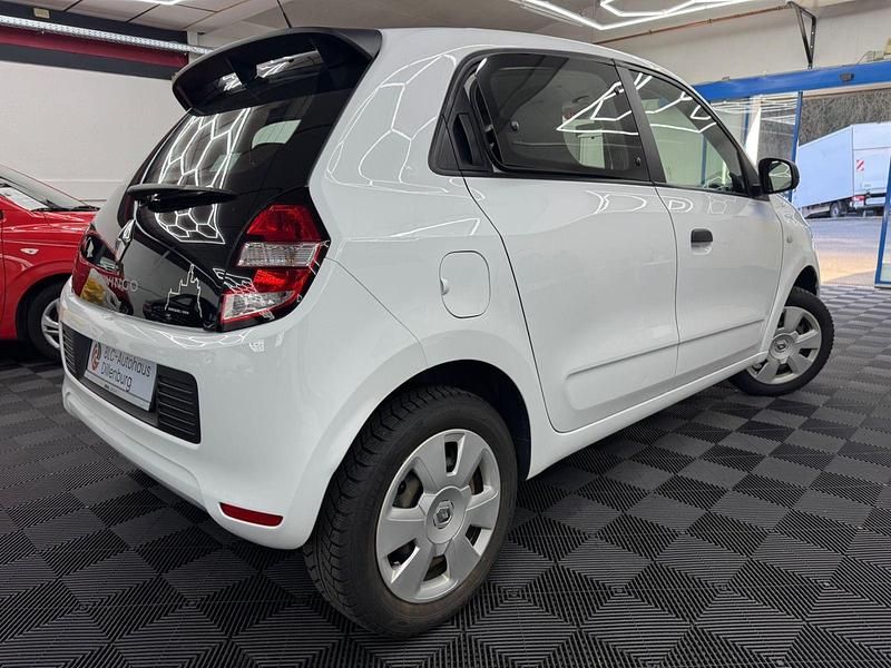 Second-hand Renault Twingo Life 70 CP (51 kW) 2018 Alb Hatchback
