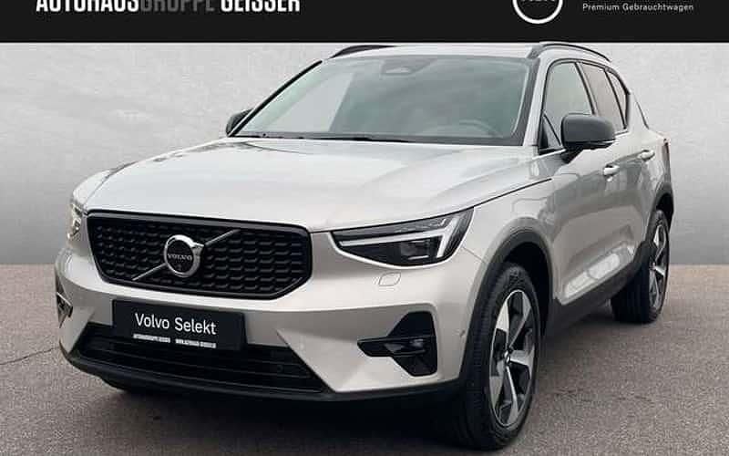 Silber Gebraucht 2025 Volvo XC40 Plus SUV | 42.450 € (Fairer Preis) - Bild 1/4