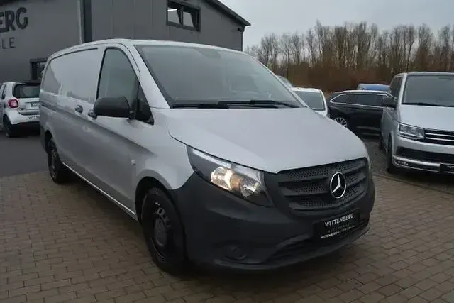 Gebraucht Mercedes Vito 114 PS (83 kW) 2016 Silber Van