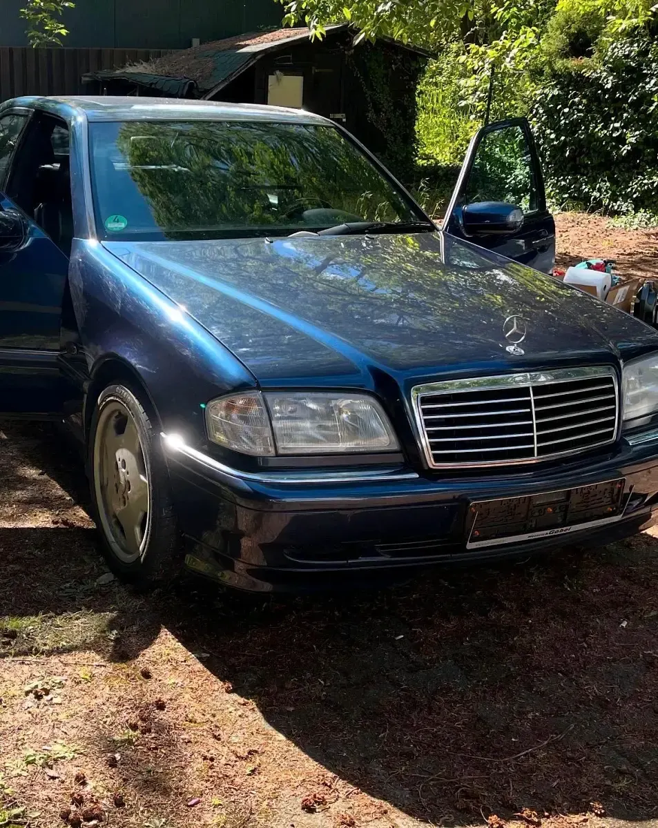 Gebraucht Mercedes C240 170 PS (125 kW) 1998 Blau Limousine